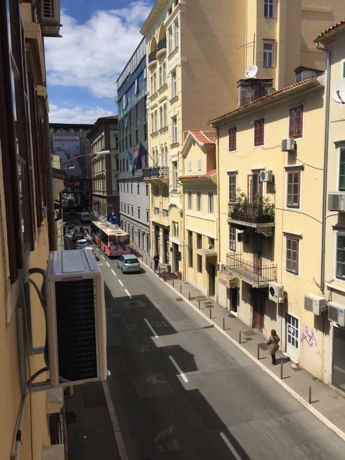 Apartman Licia Rijeka Exteriör bild