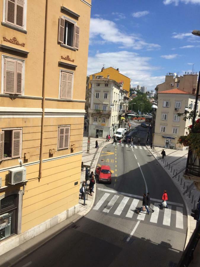 Apartman Licia Rijeka Exteriör bild